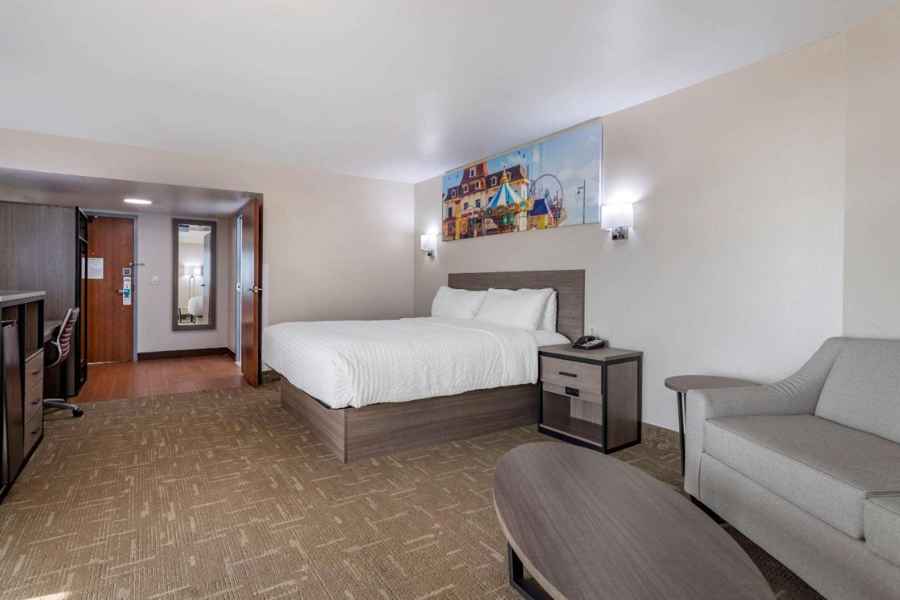 Clarion Pointe Galveston Seawall Exterior photo