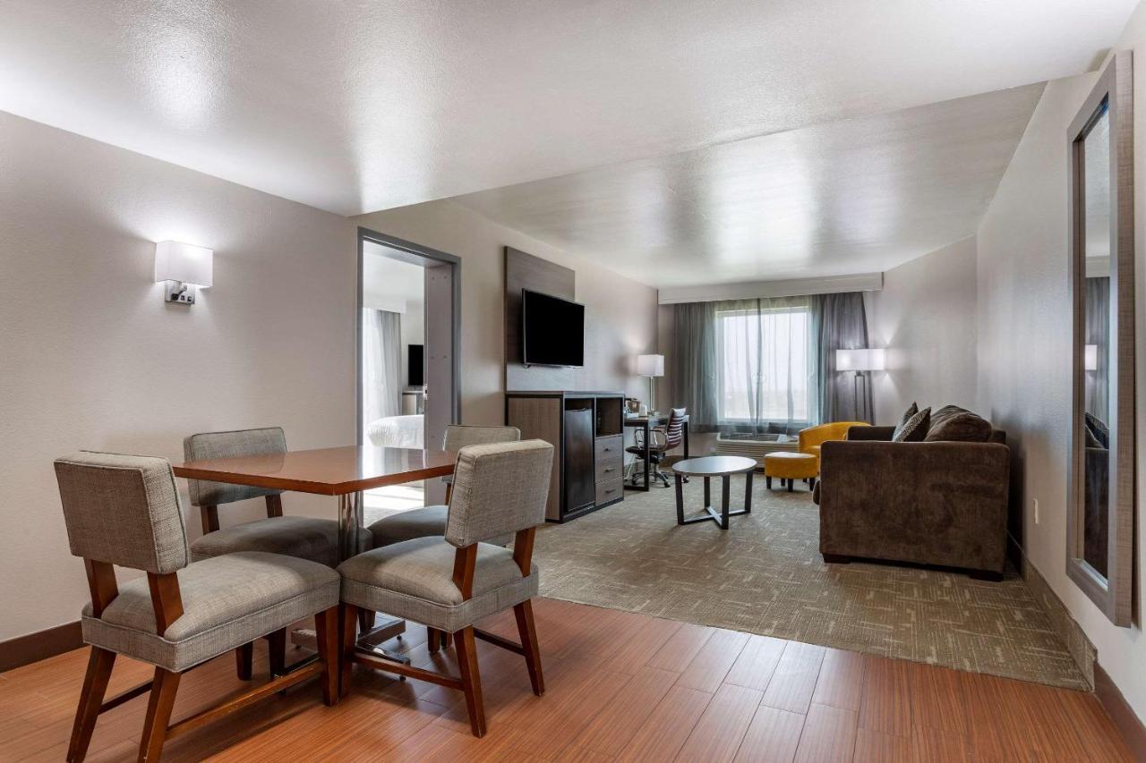 Clarion Pointe Galveston Seawall Exterior photo