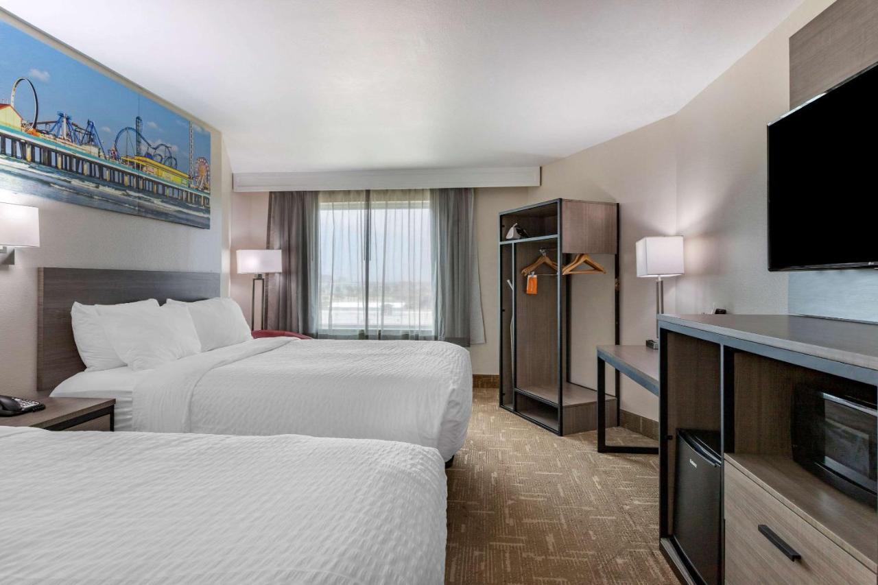 Clarion Pointe Galveston Seawall Exterior photo
