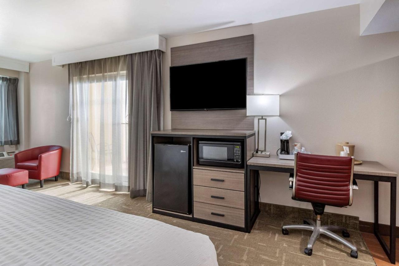 Clarion Pointe Galveston Seawall Exterior photo