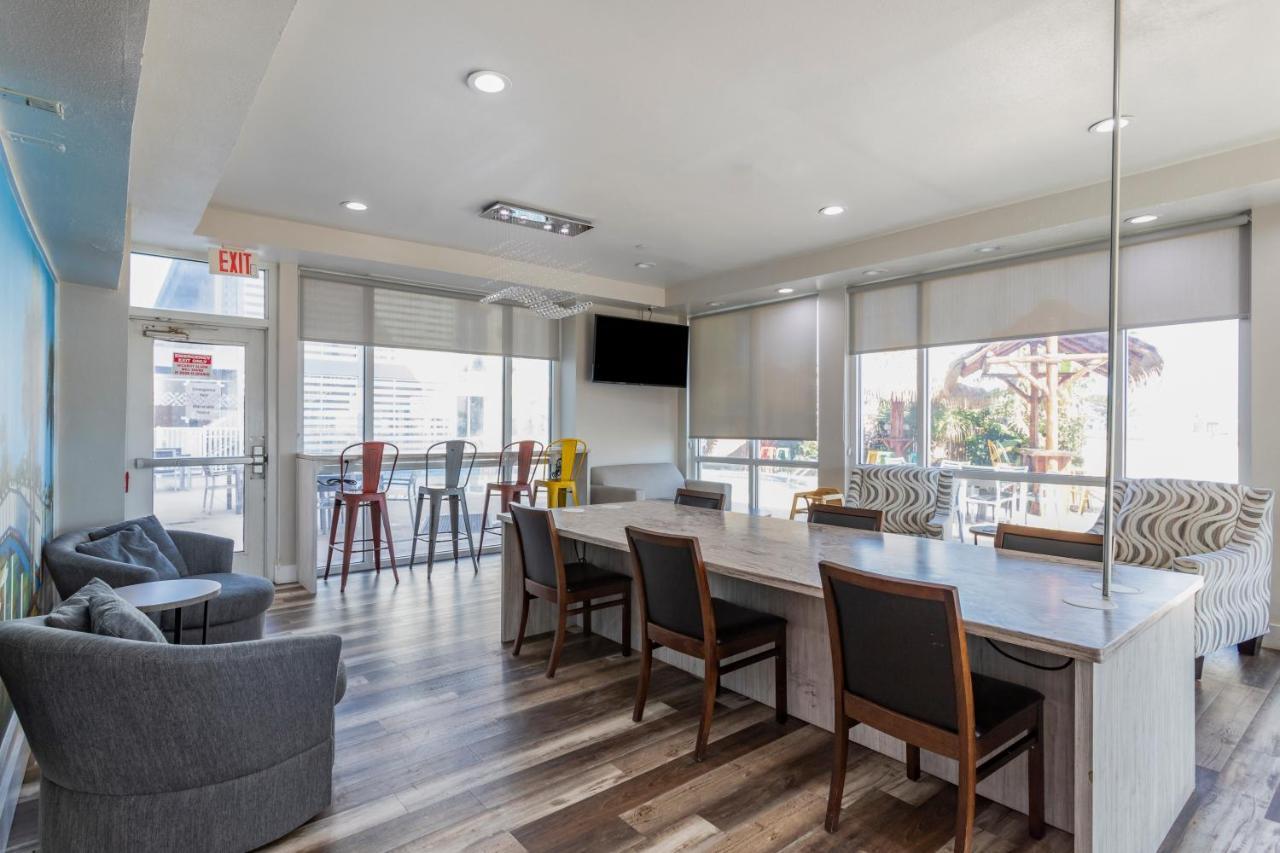 Clarion Pointe Galveston Seawall Exterior photo